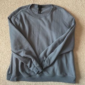H and M relaxed fit crewneck